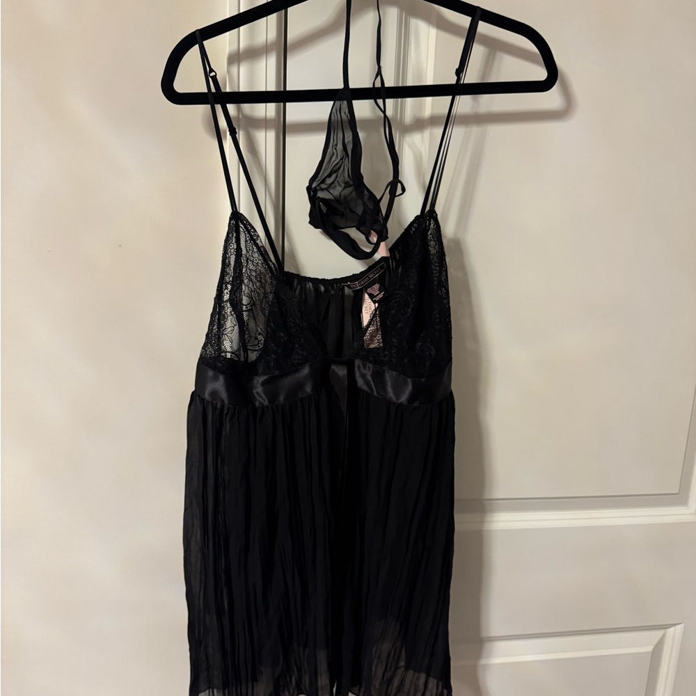 NWT Victoria's Secret Black Lace Chemise